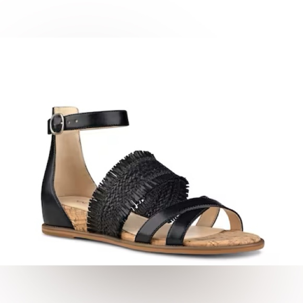 Nine West Vernell Flat Sandal size 9 W